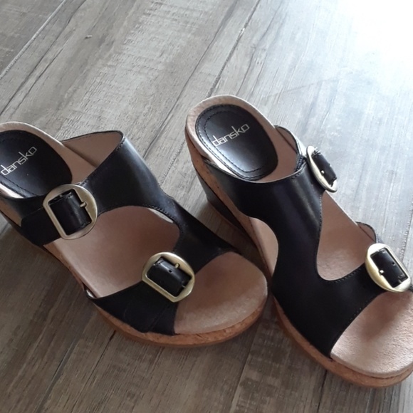 dansko carla wedge